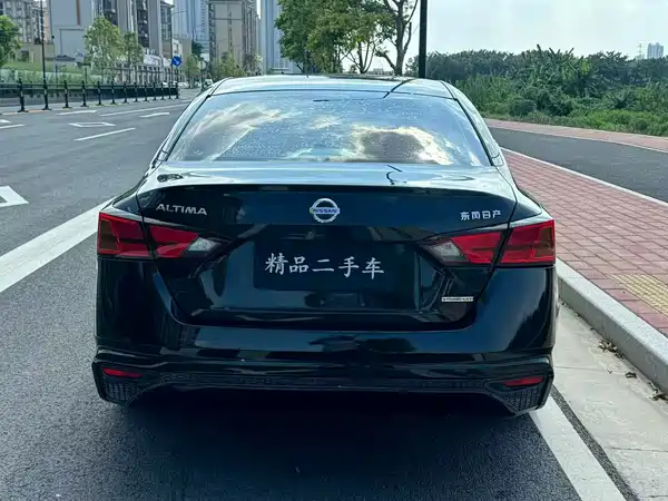 Nissan Teana 2022