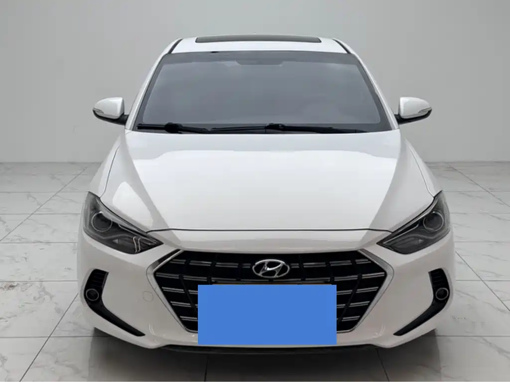 Hyundai Elantra 2019 — фото 4