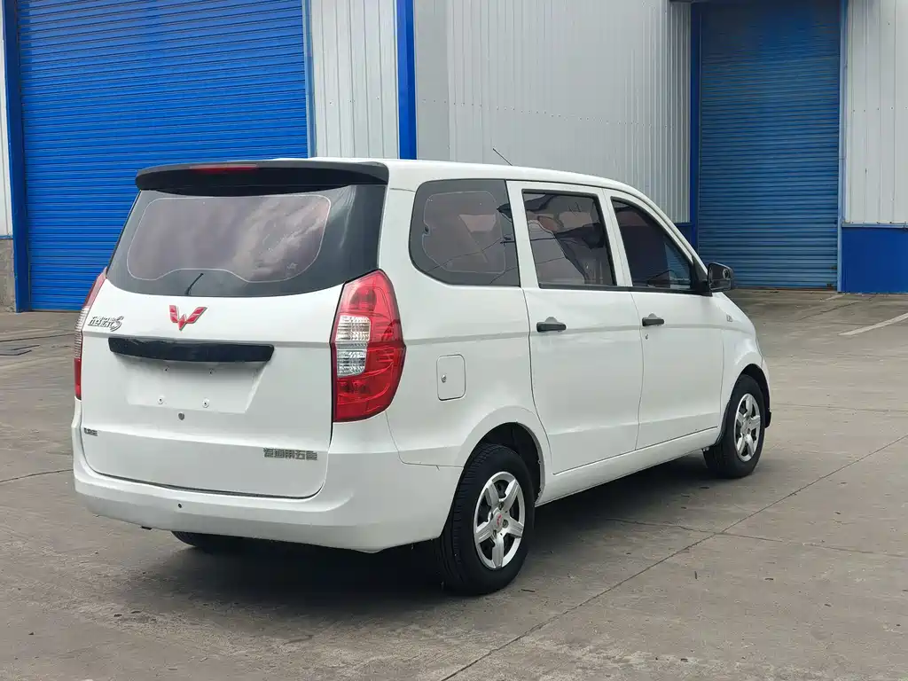 Wuling Hongguang 2018 — фото 7