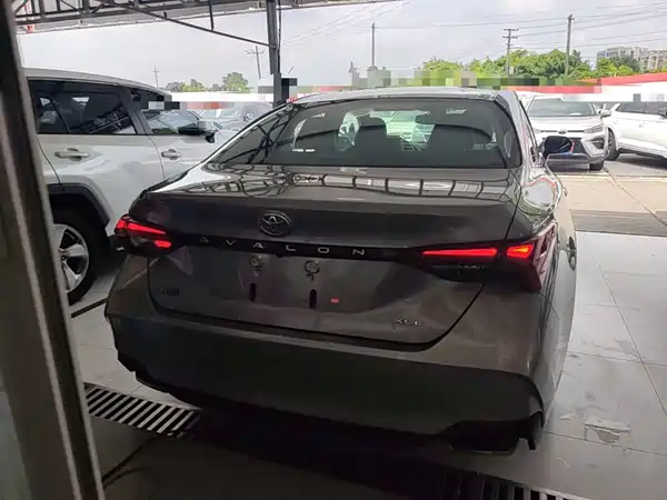 Toyota Avalon 2021