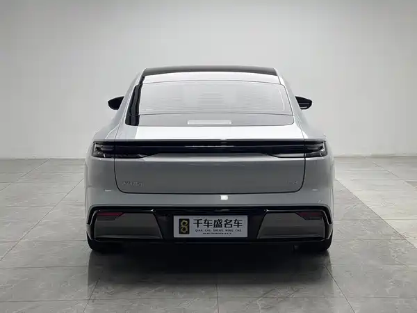Geely Galaxy E8 2025
