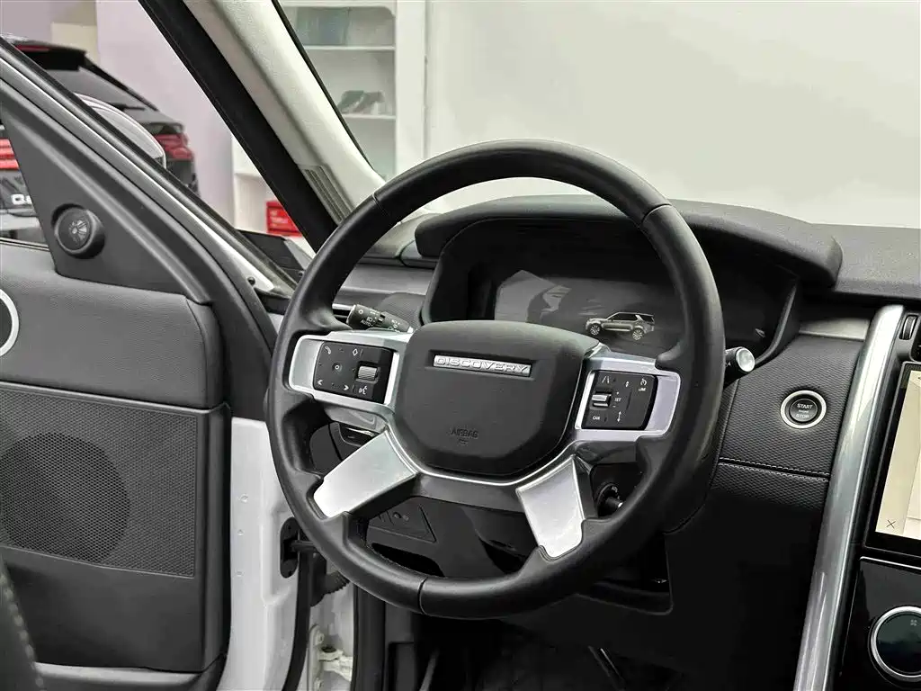 Land Rover Discovery 2025 — фото 10