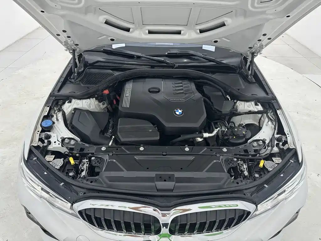 BMW 3 Series 2022 — фото 17
