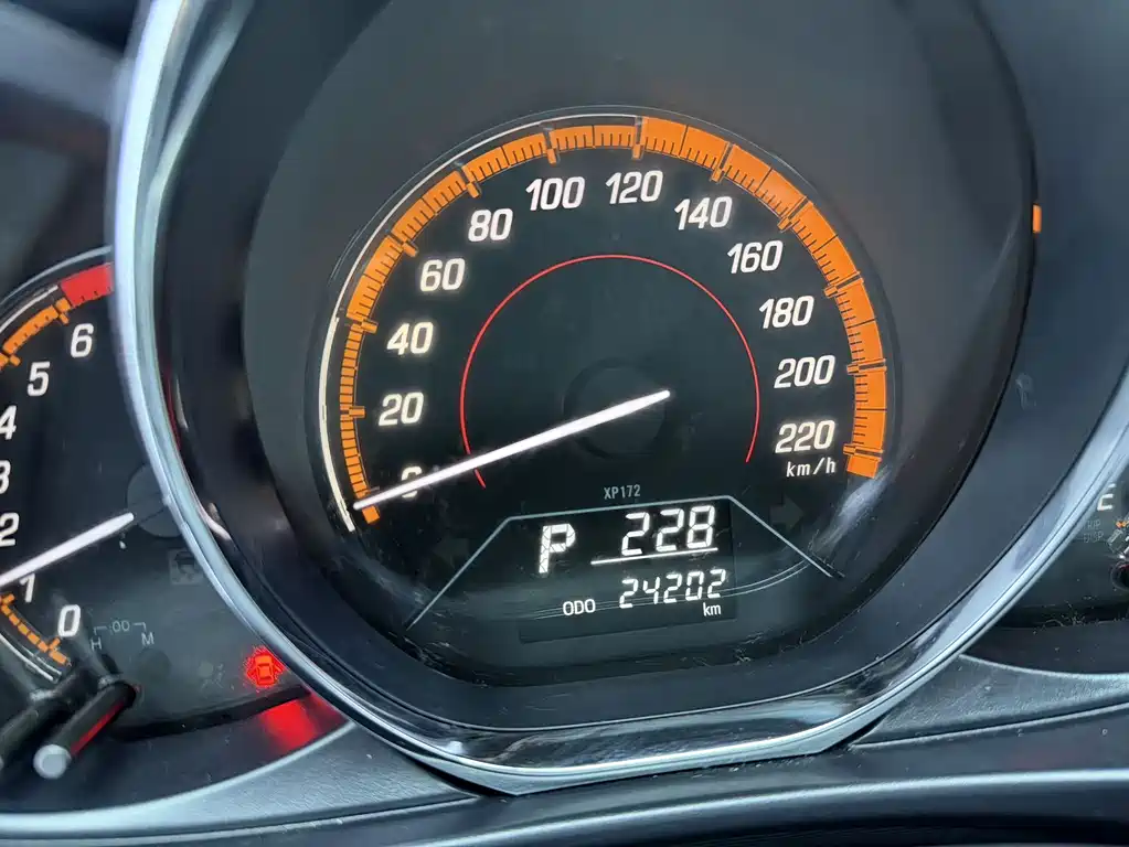 Toyota Yaris L 2022 — фото 15