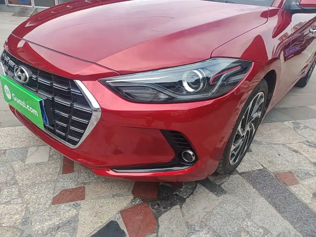 Hyundai Elantra 2019 — фото 24