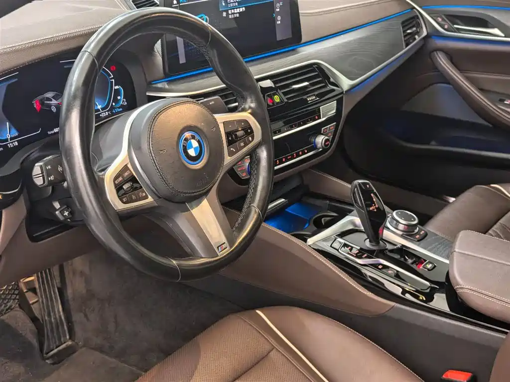 BMW 5 Series New Energy 2022 — фото 9