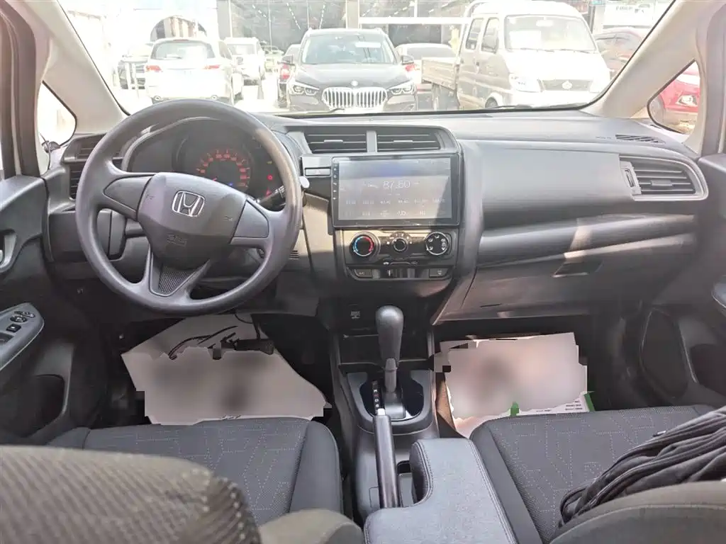Honda Fit 2018 — фото 10