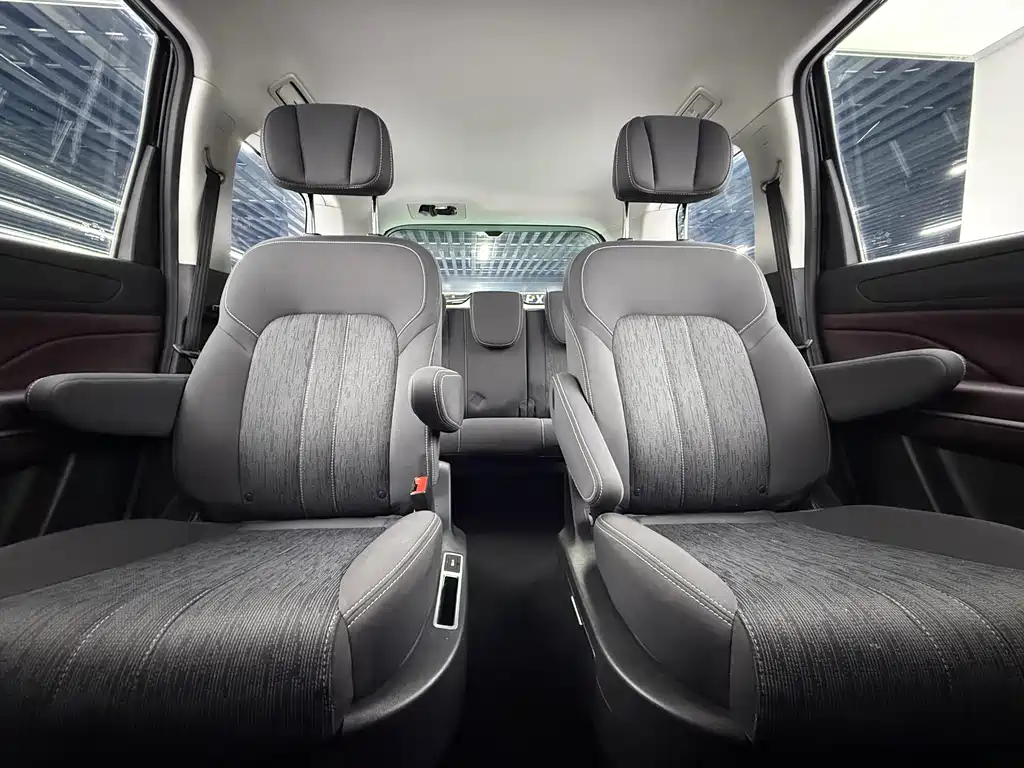 GAC Motor Trumpchi M6 2023 — фото 16
