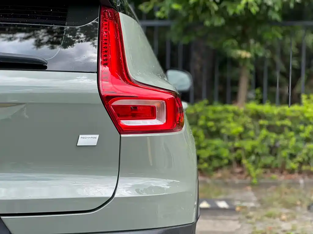 Volvo XC40 2022 — фото 10