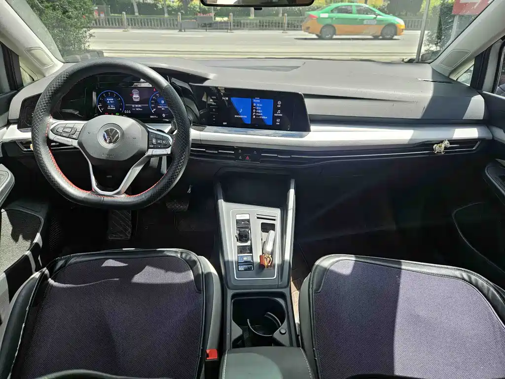 Volkswagen Golf 2022