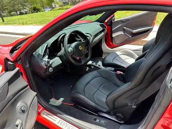Ferrari 488 2019