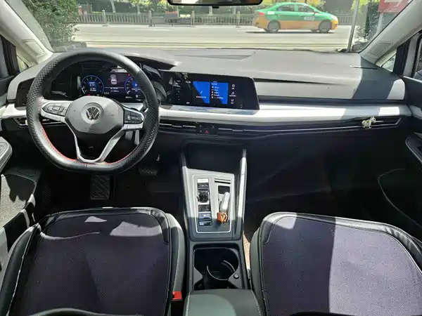 Volkswagen Golf 2022