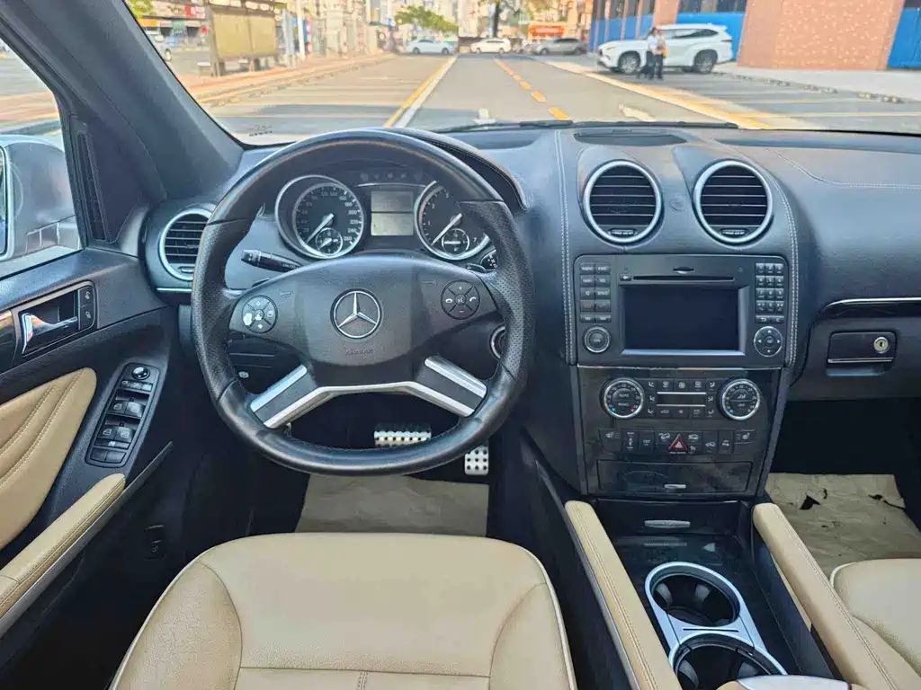 Mercedes-Benz M-Class 2011 — фото 14