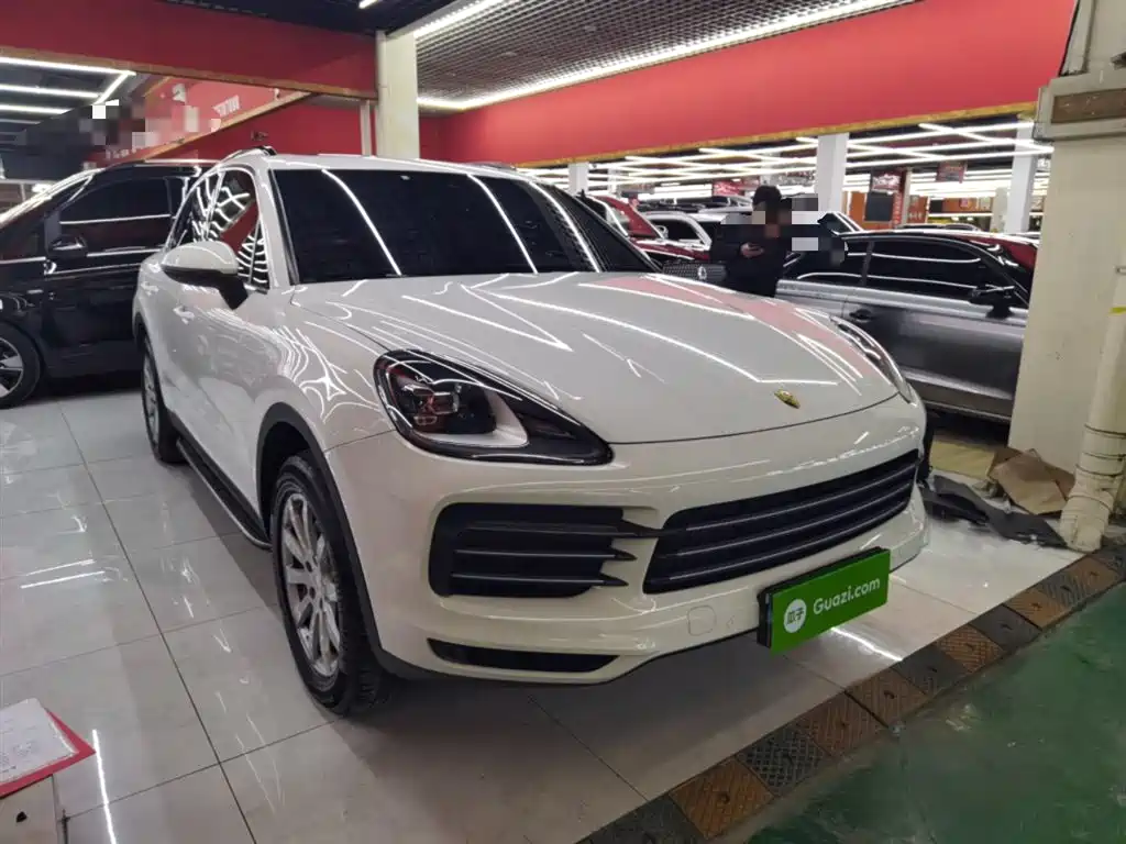 Porsche Cayenne 2019 — фото 22