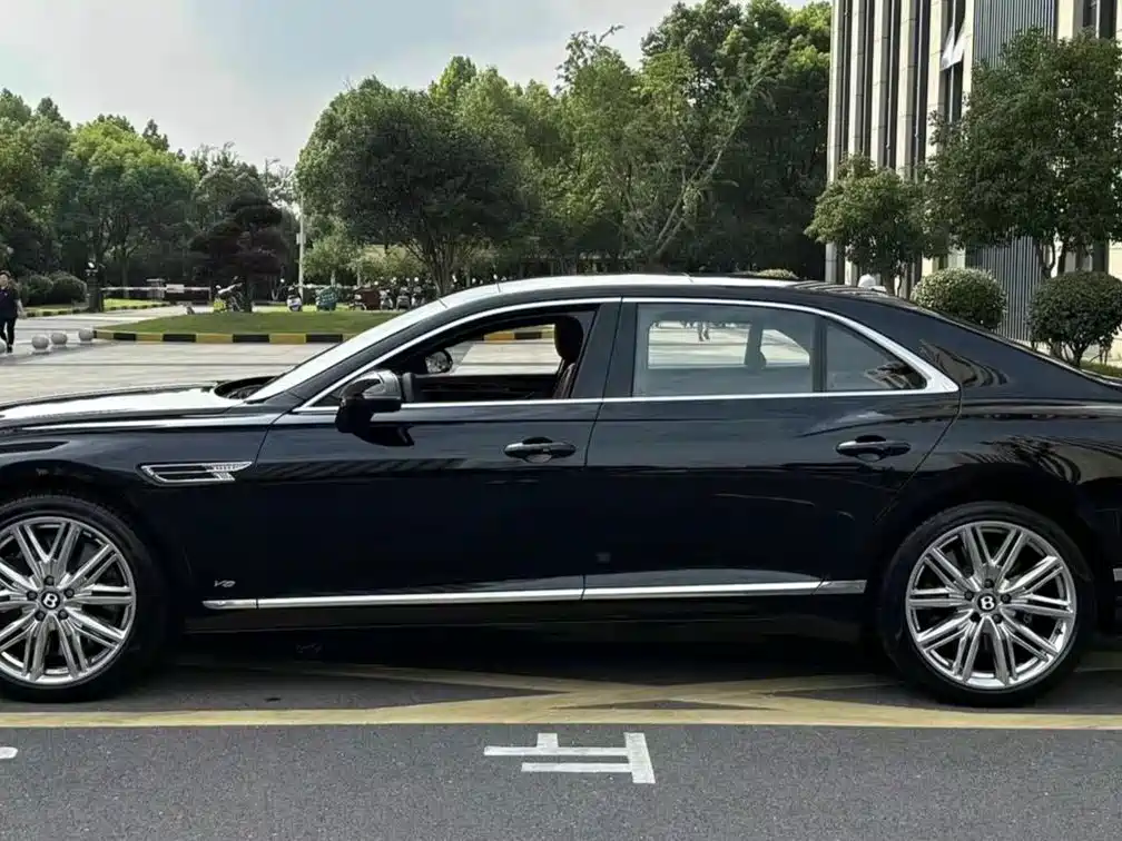 Bentley Flying Spur 2021 — фото 2
