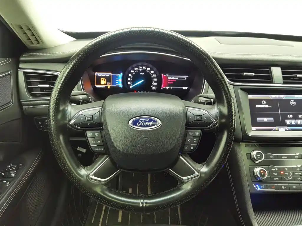 Ford Taurus 2016 — фото 11