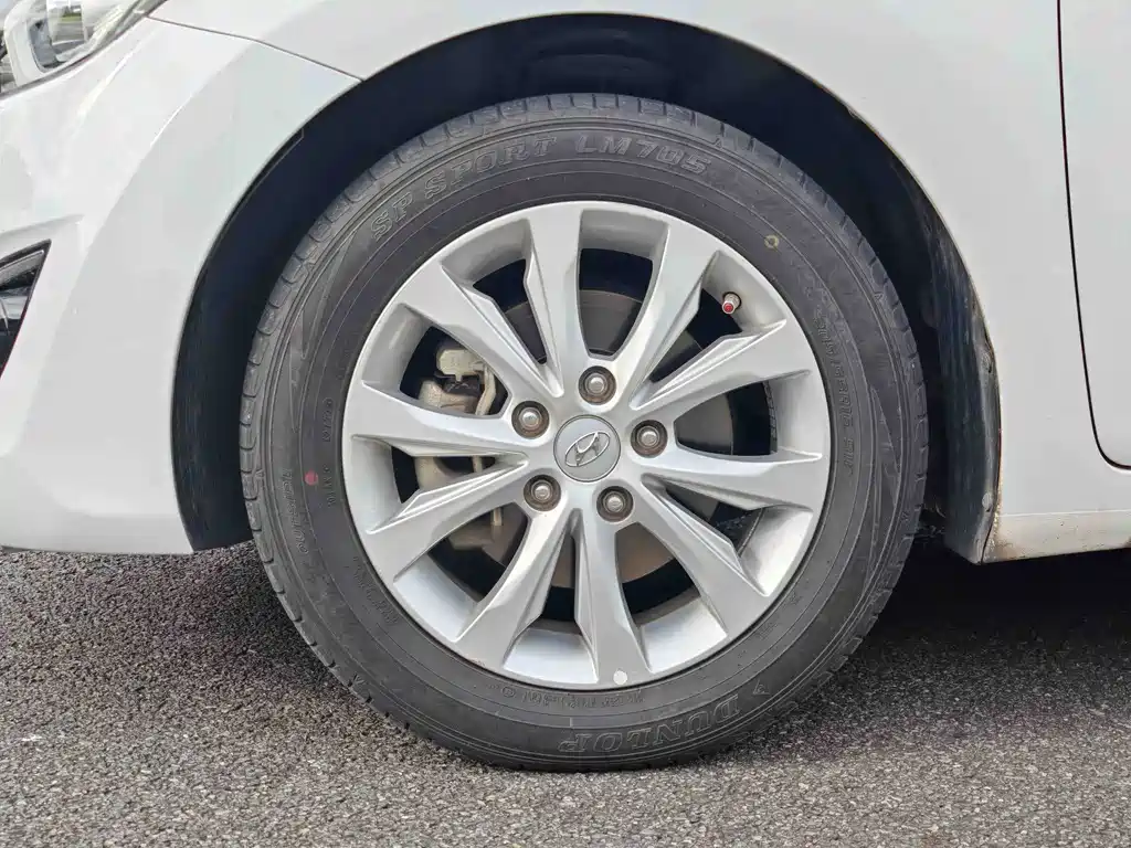 Hyundai Elantra Langdong 2016 — фото 11