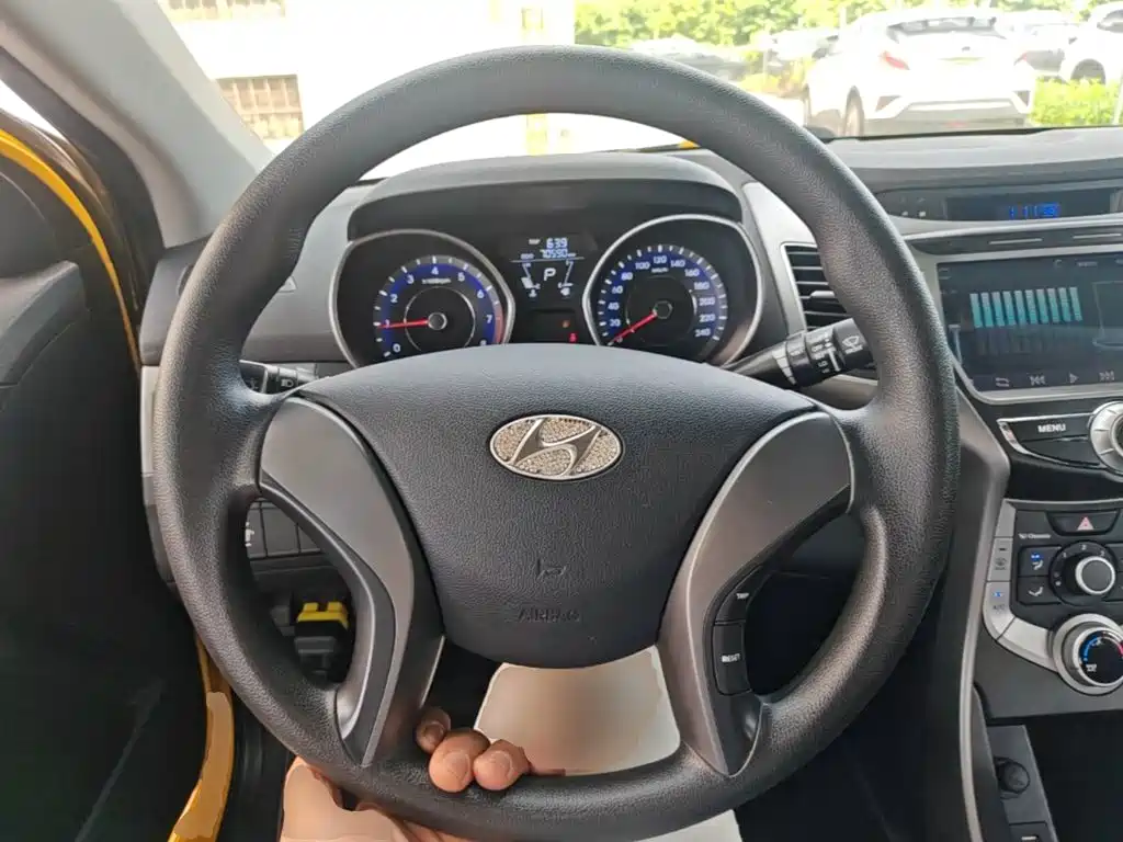 Hyundai Elantra Langdong 2017 — фото 11