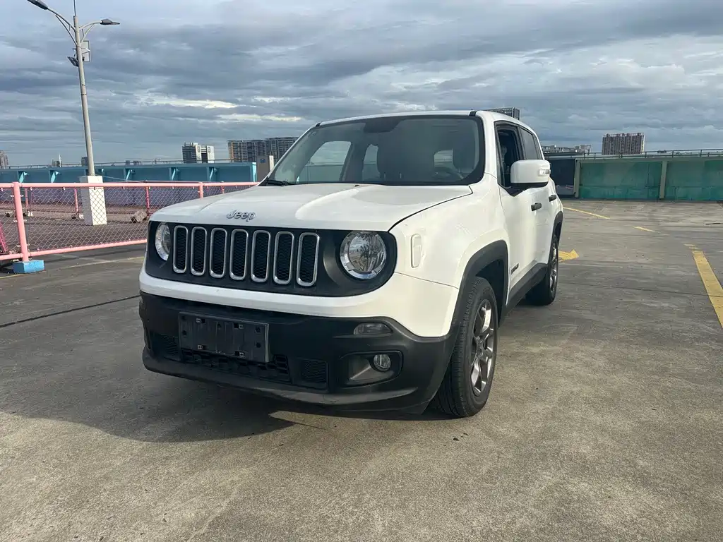 Jeep Renegade 2017 — фото 1