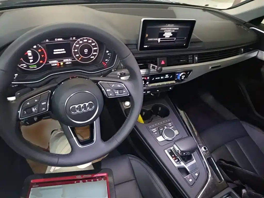Audi A4L 2018 — фото 10