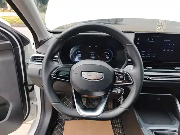 Geely Emgrand 2025