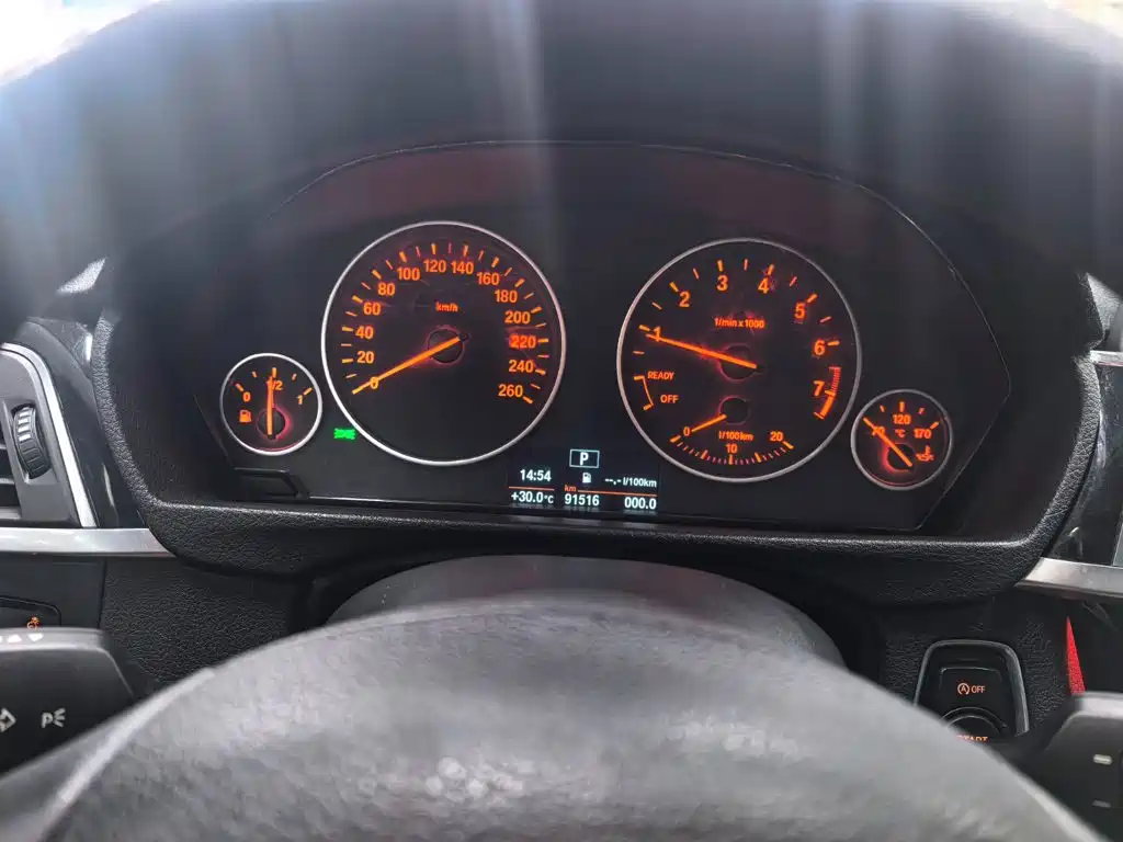 BMW 3 Series 2017 — фото 17