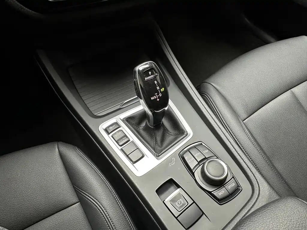 BMW 1 Series 2020 — фото 14