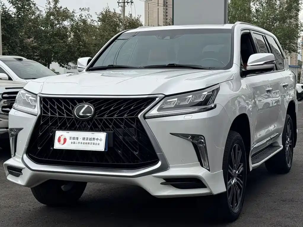 Lexus LX 2020 — фото 1