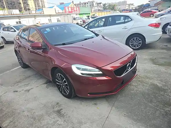 Volvo V40 2018