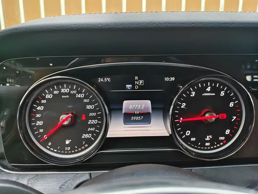 Mercedes-Benz E-Class 2018 — фото 12