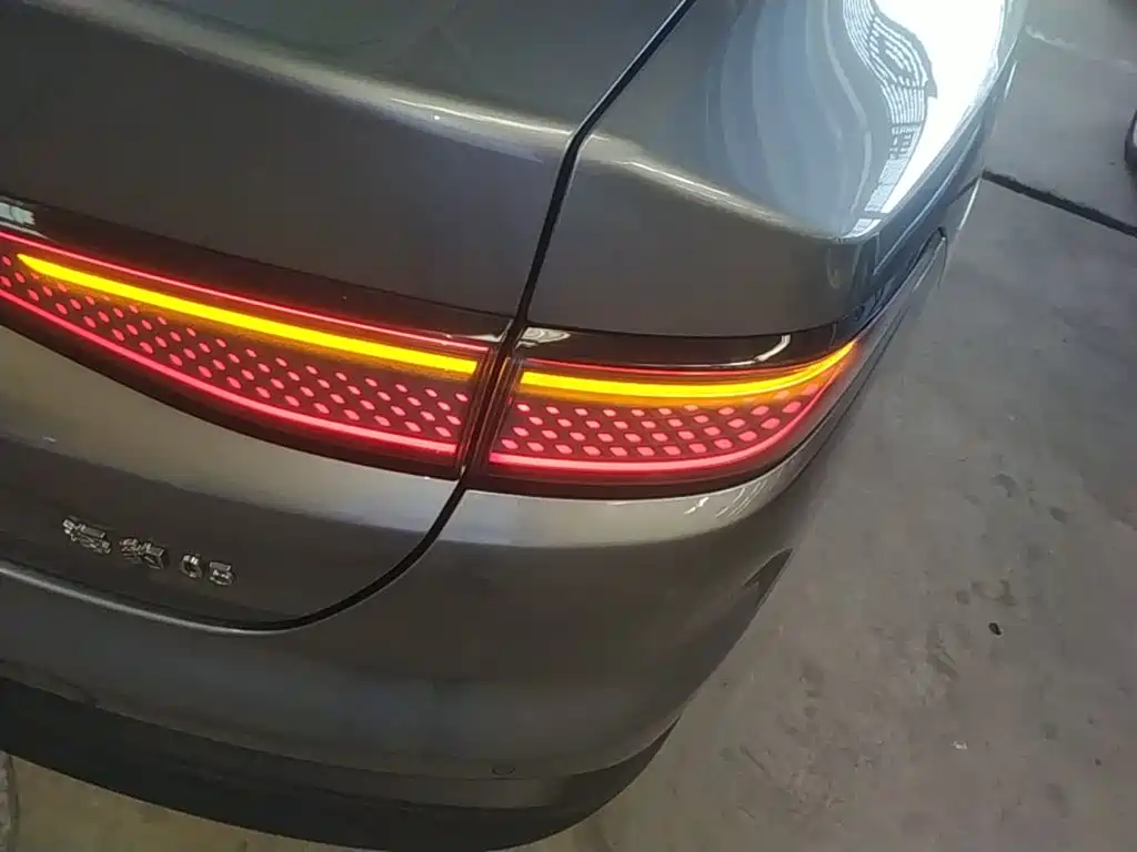 BYD Seal 05 DM-i 2025 — фото 8