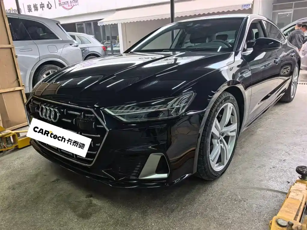Audi A7L 2023 — фото 1