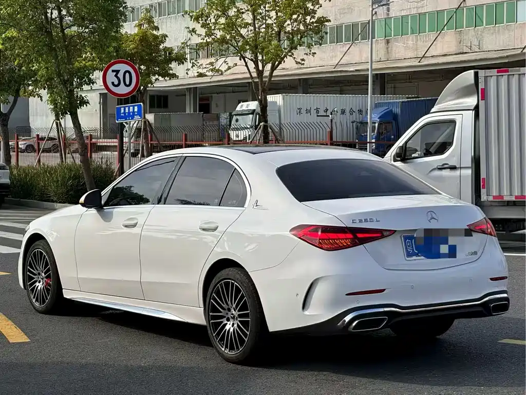 Mercedes-Benz C-Class 2023 — фото 4