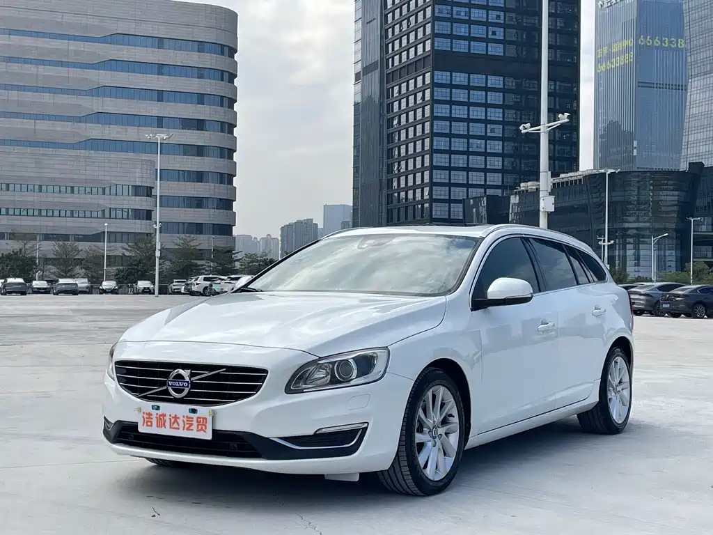 Volvo V60 2016 — фото 1