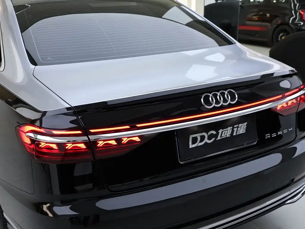 Audi A8 2022 — фото 10