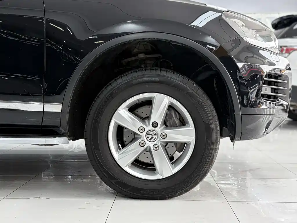 Volkswagen Touareg 2015 — фото 10