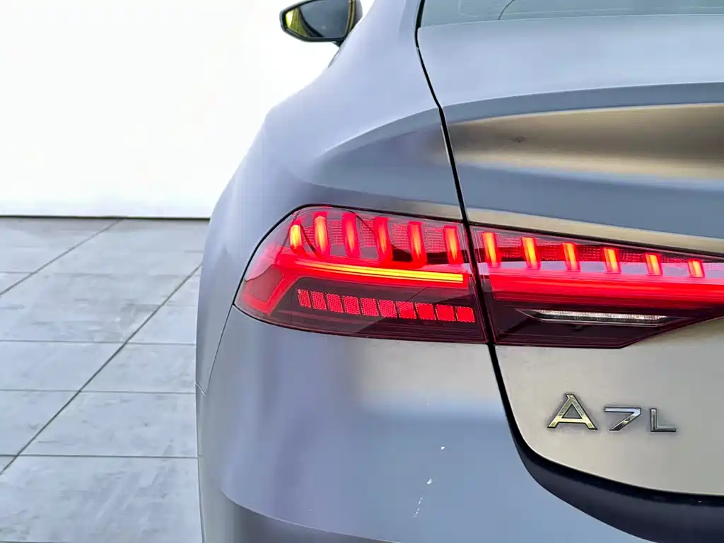 Audi A7L 2024 — фото 28