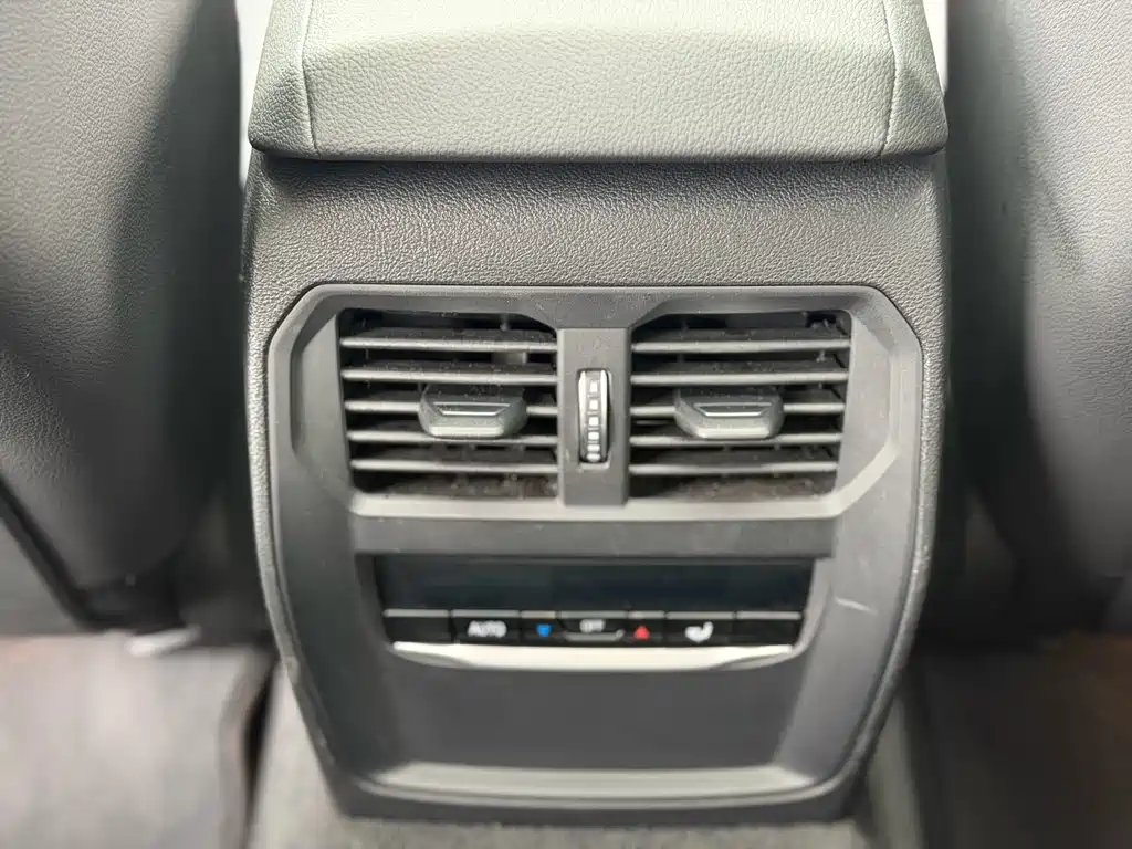BMW i4 2022 — фото 14