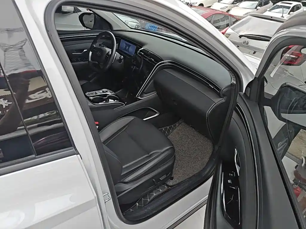 Hyundai Tucson 2023 — фото 25