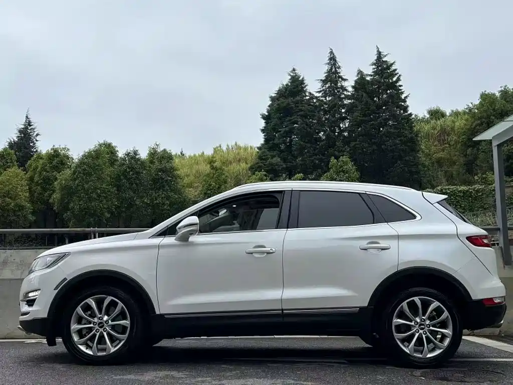 Lincoln MKC 2017 — фото 16