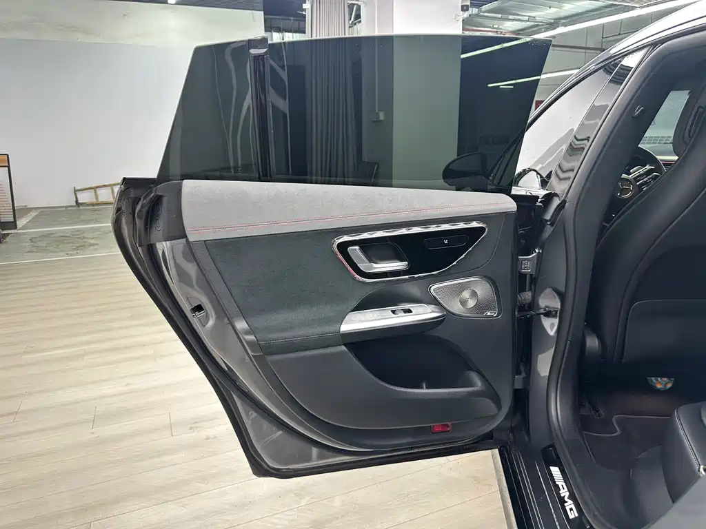 Mercedes-Benz EQE AMG 2023 — фото 11