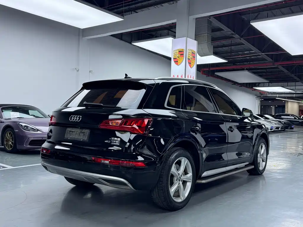 Audi Q5L 2020 — фото 18