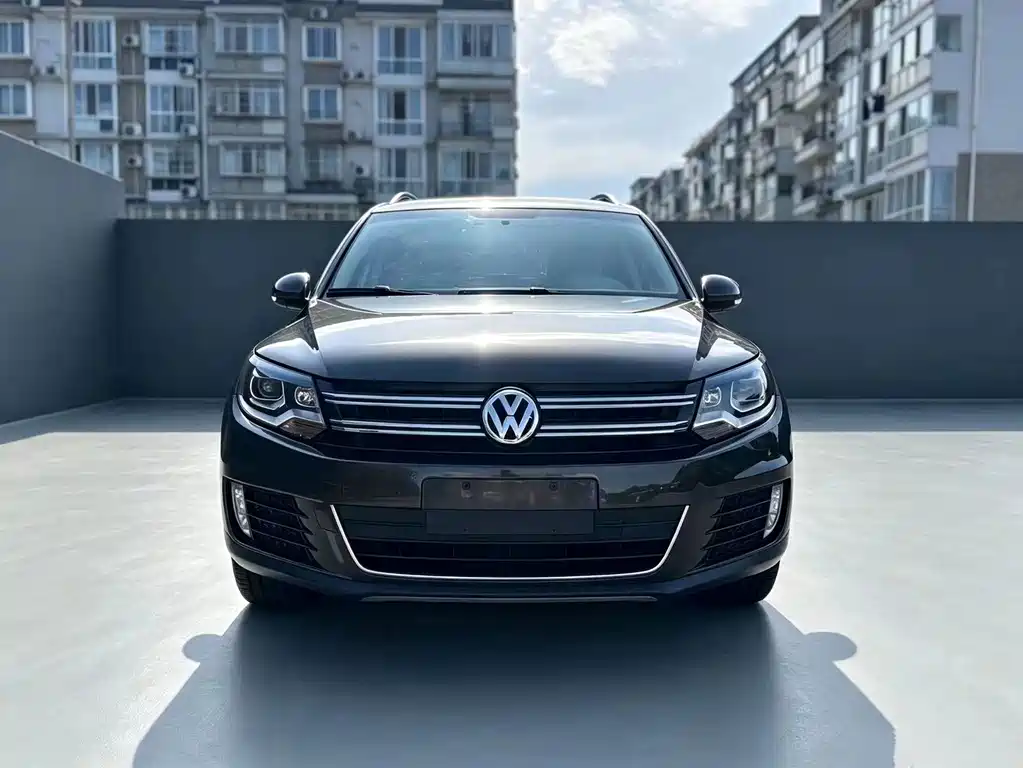 Volkswagen Tiguan 2013 — фото 2
