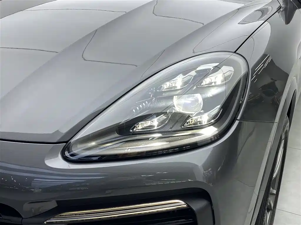 Porsche Cayenne 2020 — фото 36