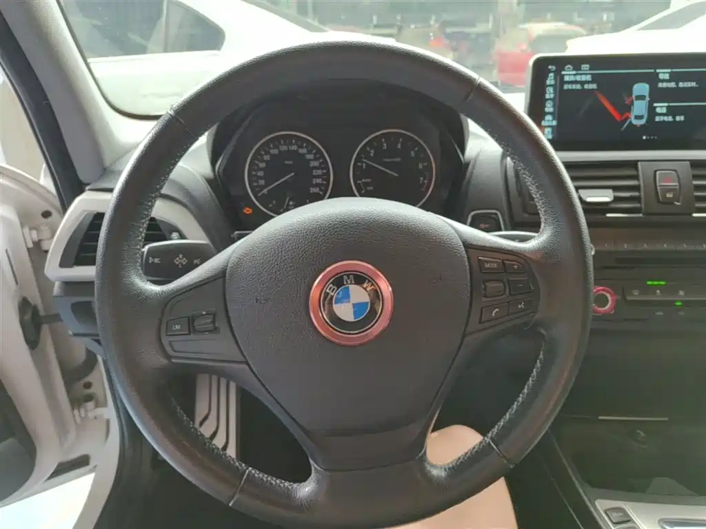 BMW 1 Series 2015 — фото 11