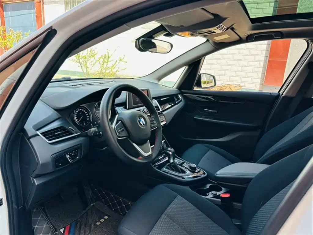 BMW 2 Series Active Tourer 2019 — фото 8