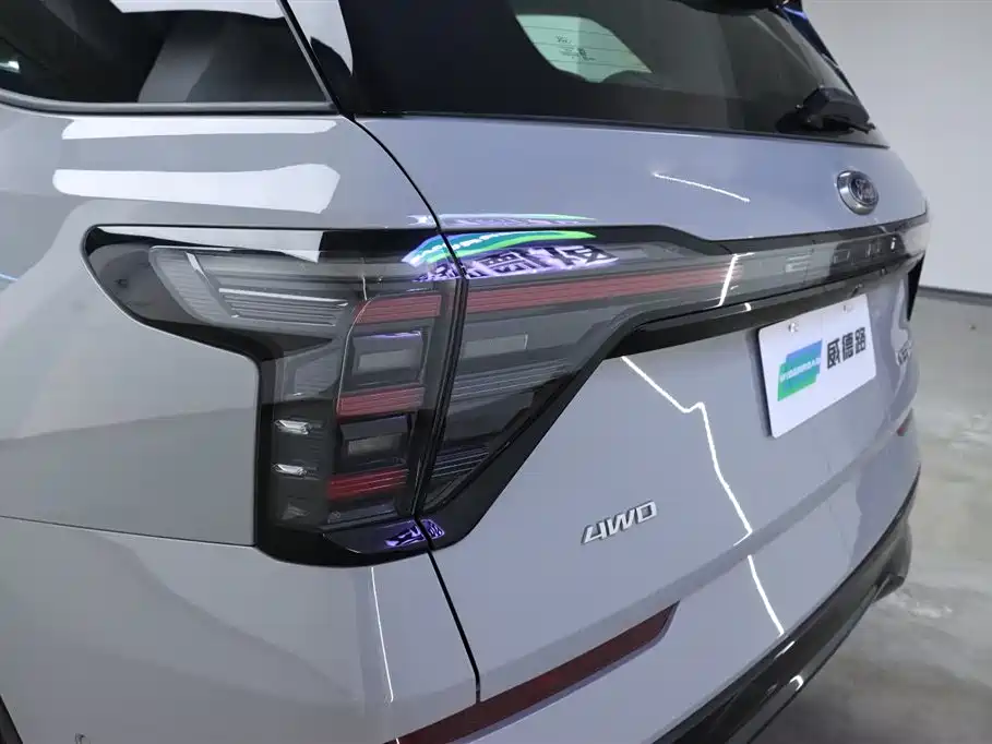 Ford Edge 2023 — фото 33