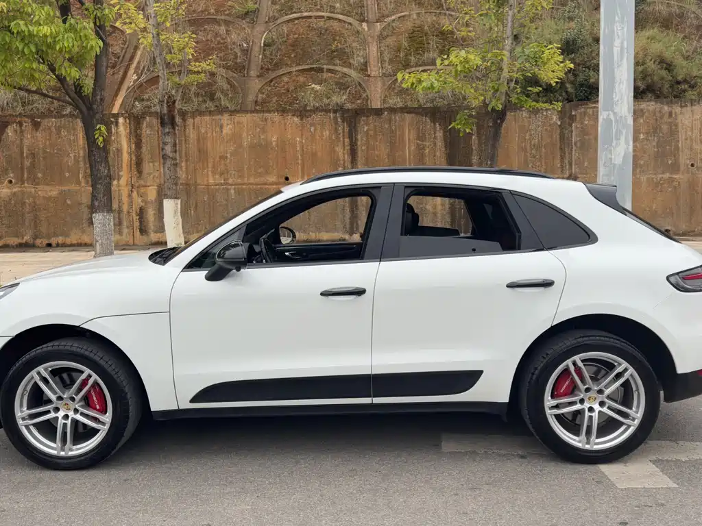 Porsche Macan 2022 — фото 6