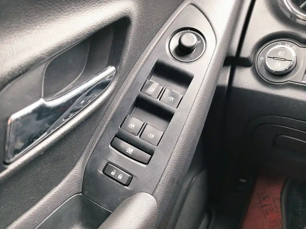 Chevrolet Trax 2016 — фото 13