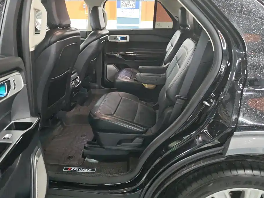 Ford Explorer 2021 — фото 10